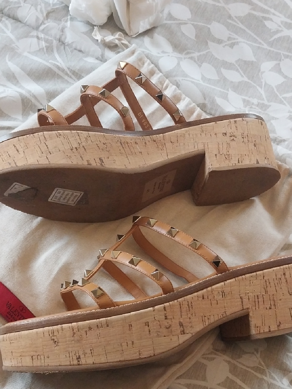 Valentino Garavani Tan Espradille Slides. Euc Size 41